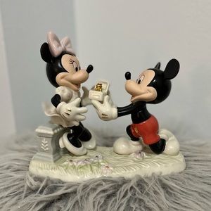 LENOX figurine. Minnie’s Dream Proposal.